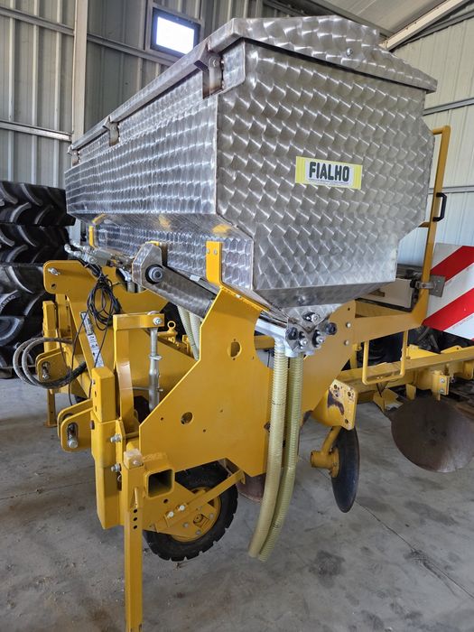 Adubador derregador fialho 3 camas