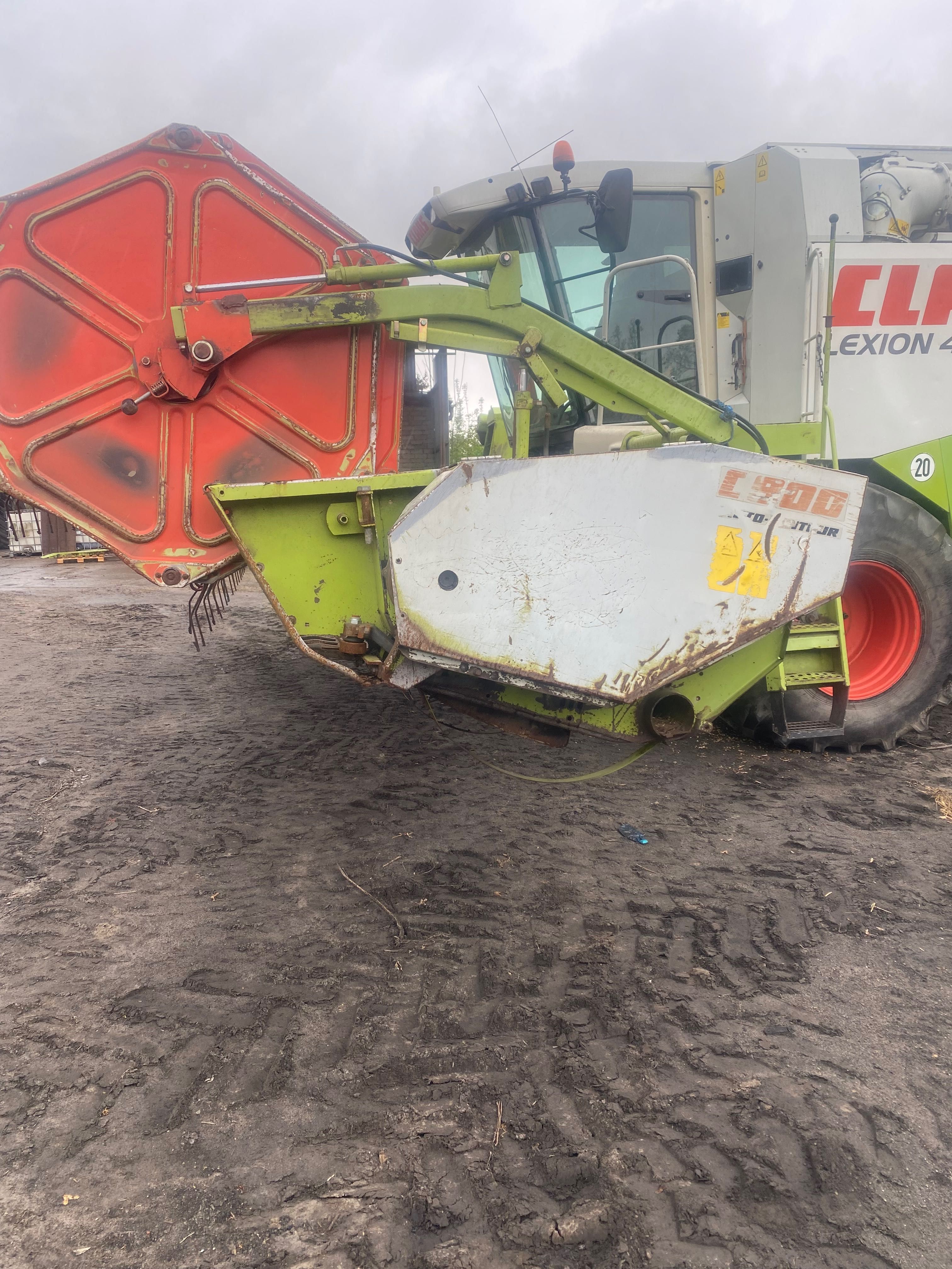 Heder Claas C900