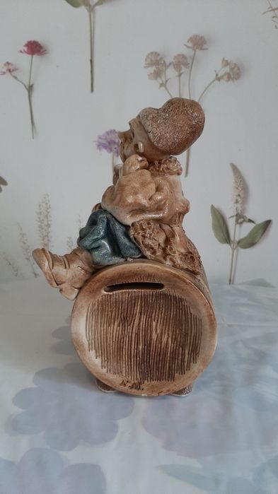 Статуэтка, фигурка с глины, декор козак на бочке пива