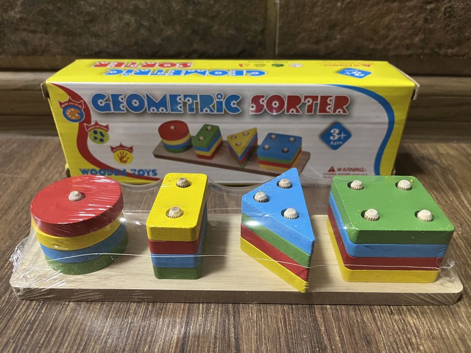 Пірамідка сортер Геометрик, геометричні фігури