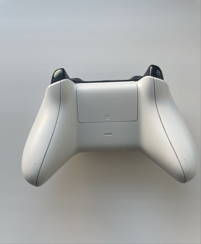 Продам Xbox One S на 1B, ідеальний стан.