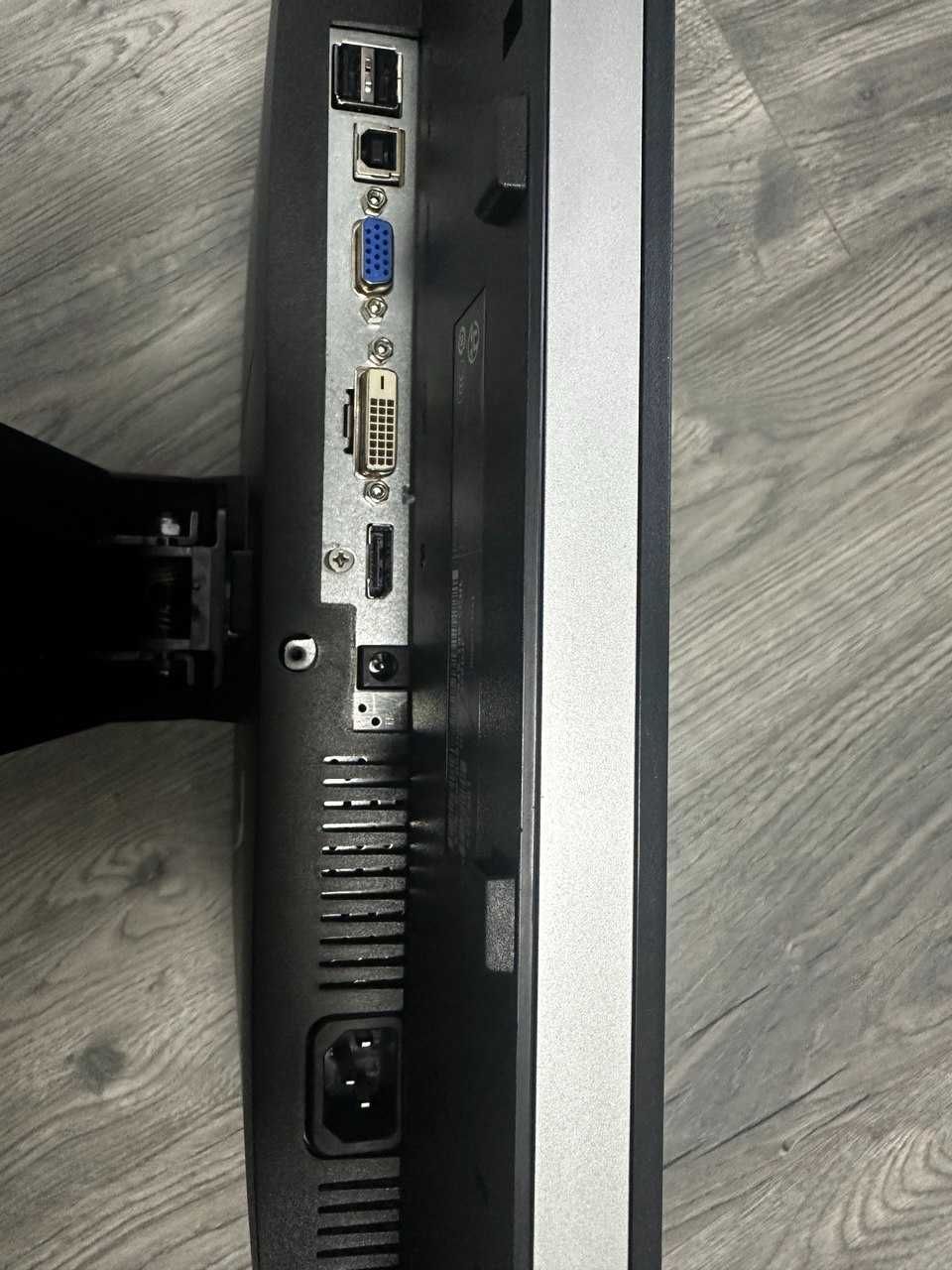Монитор DELL Ultrasharp U2312Hm / 23 Дюймів / IPS / 1920x1080 (5 шт)