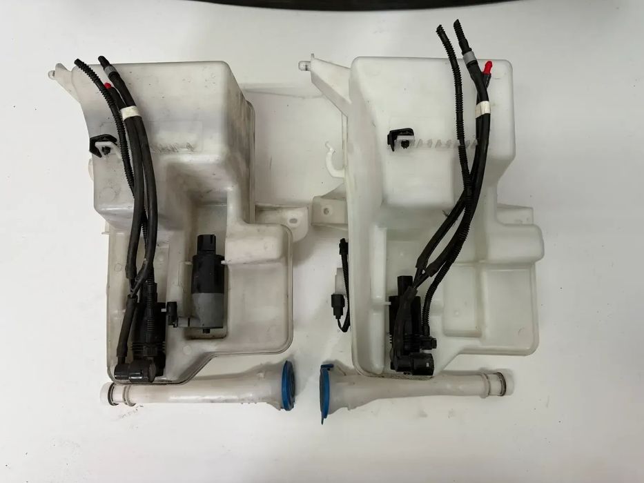 ZBIORNICZEK SPRYSKIWACZY VOLVO V40 II 12-19 KOMPLETNY