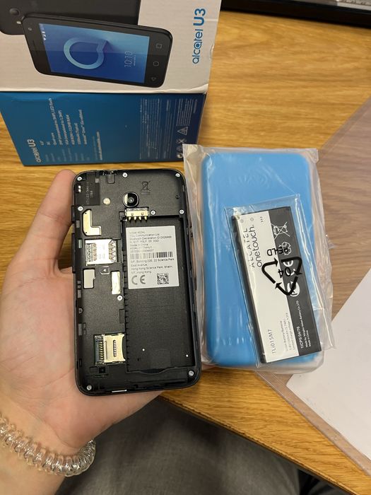 Alcatel U3 Novo na Caixa