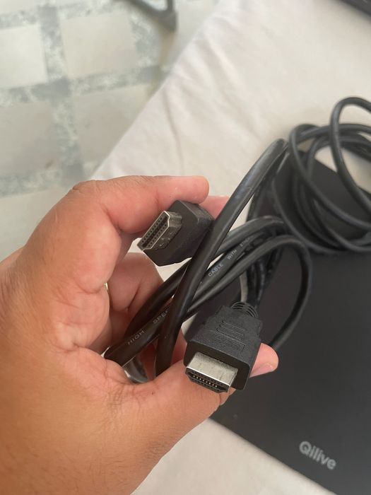 2 cabos HDMI e 1 cabos HDMI  Displayport