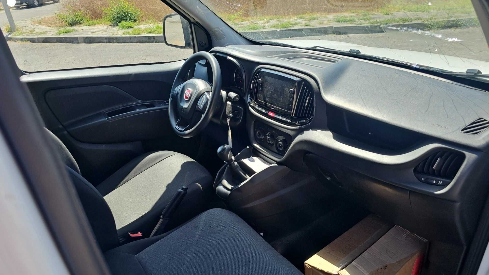 Fiat Doblo 2022 - 3 Lugares 1.6 Multijet 105cv