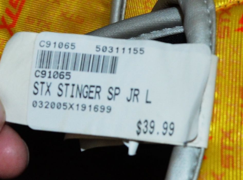 Накладки защитные на плечо STX Stinger для лакросса. Подросток.