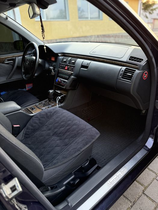 Mercedes W210 E270