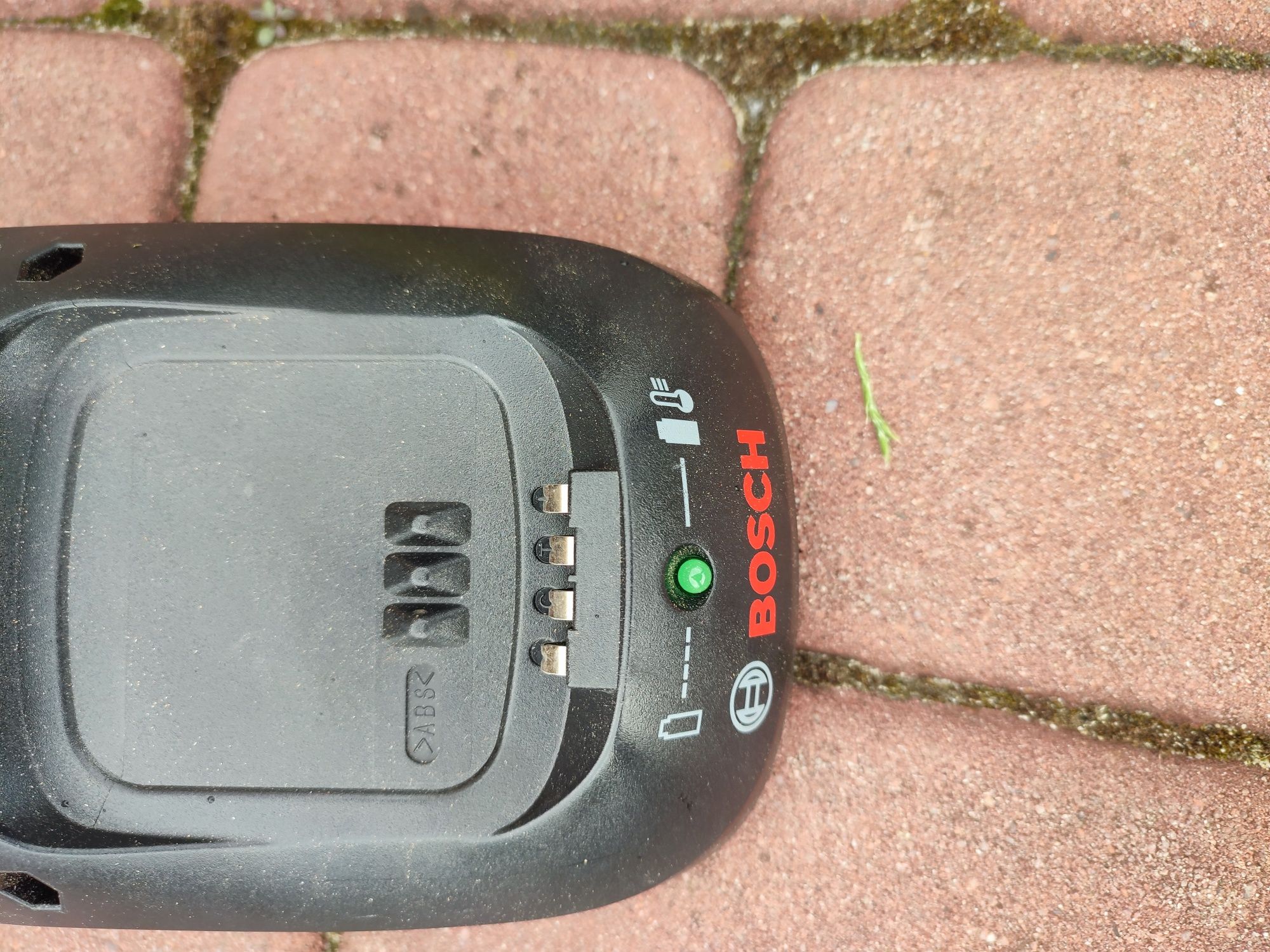 Podkaszarka Bosch na  akumulator.