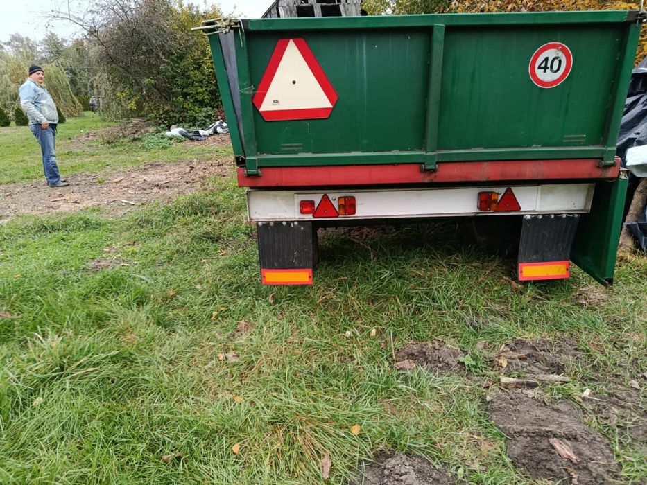 Sprzedam przyczepę przerobioną z rozrzutnika