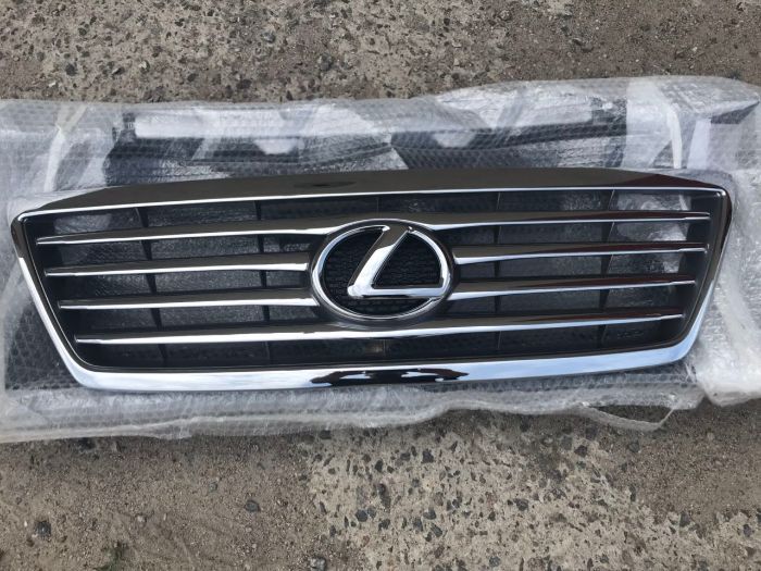 Lexus LX-470 (2005-2007) Решетка радиатора с эмблемой Луксус ЛХ-470