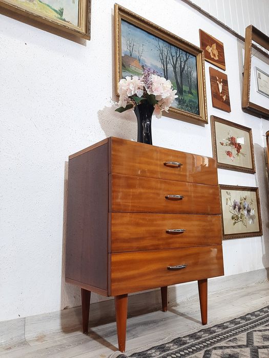 Mała komoda vintage
