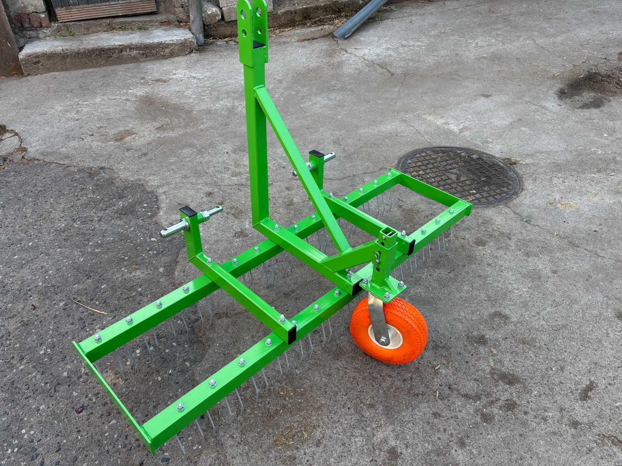 Wertykulator, aerator do trawnika.