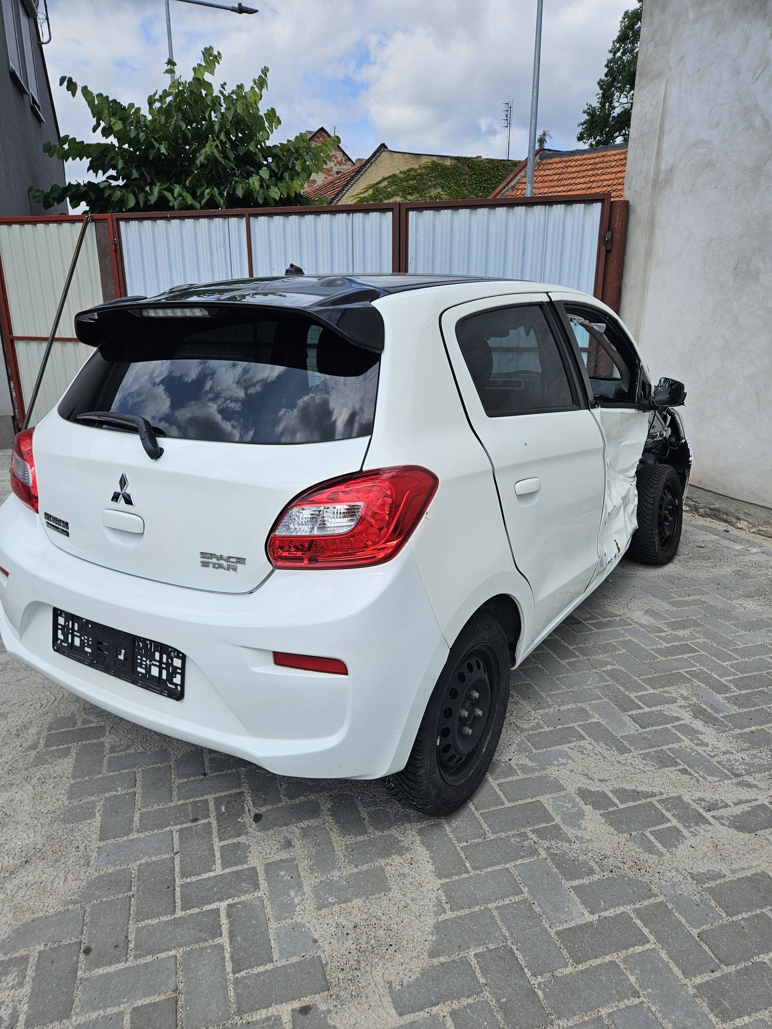 Mitsubishi space star