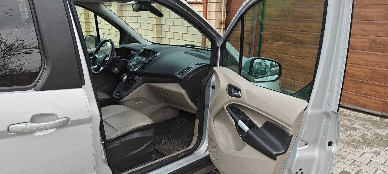 Ford Transit Connect Titanium