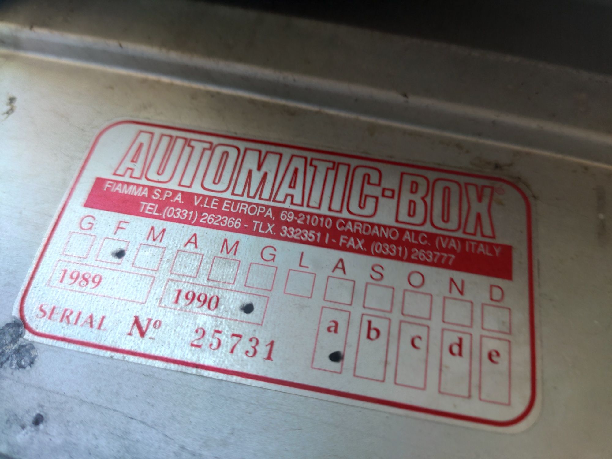 NA CZĘŚCI Markiza dł. 550 Fiamma Automatic-Box do kampera przyczepy