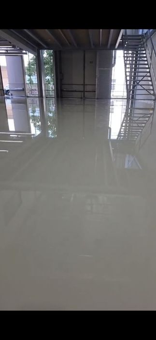 Posadzki żywiczne, parkingi, hale, żywica