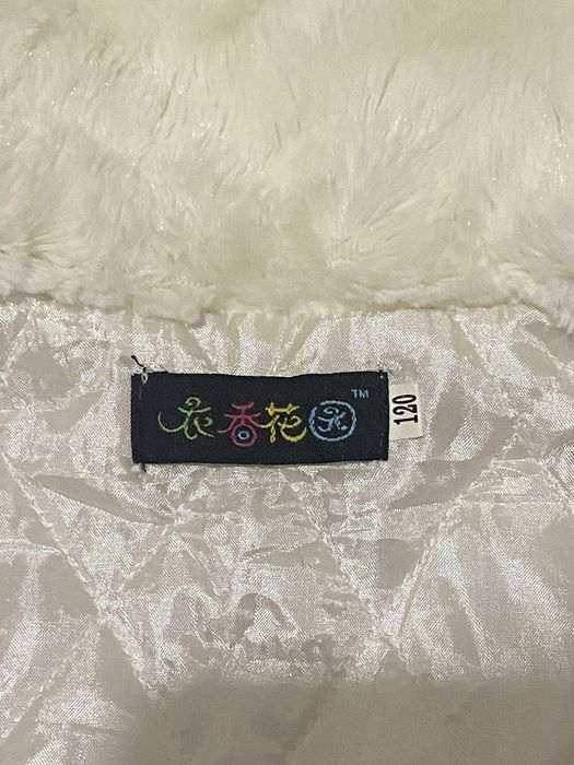 Продам белую шубку (демисезон) на девочку