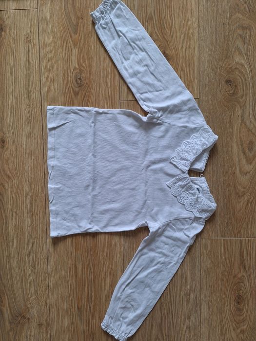 Biała bluzka z kołnierzykiem Sinsay rozmiar 104