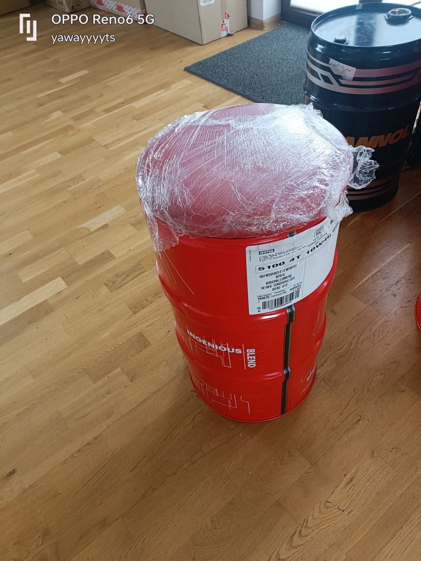 # MOTUL beczka  siedzisko L ,hoker do garażu
