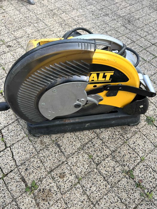 Piła do metalu DeWalt DW872