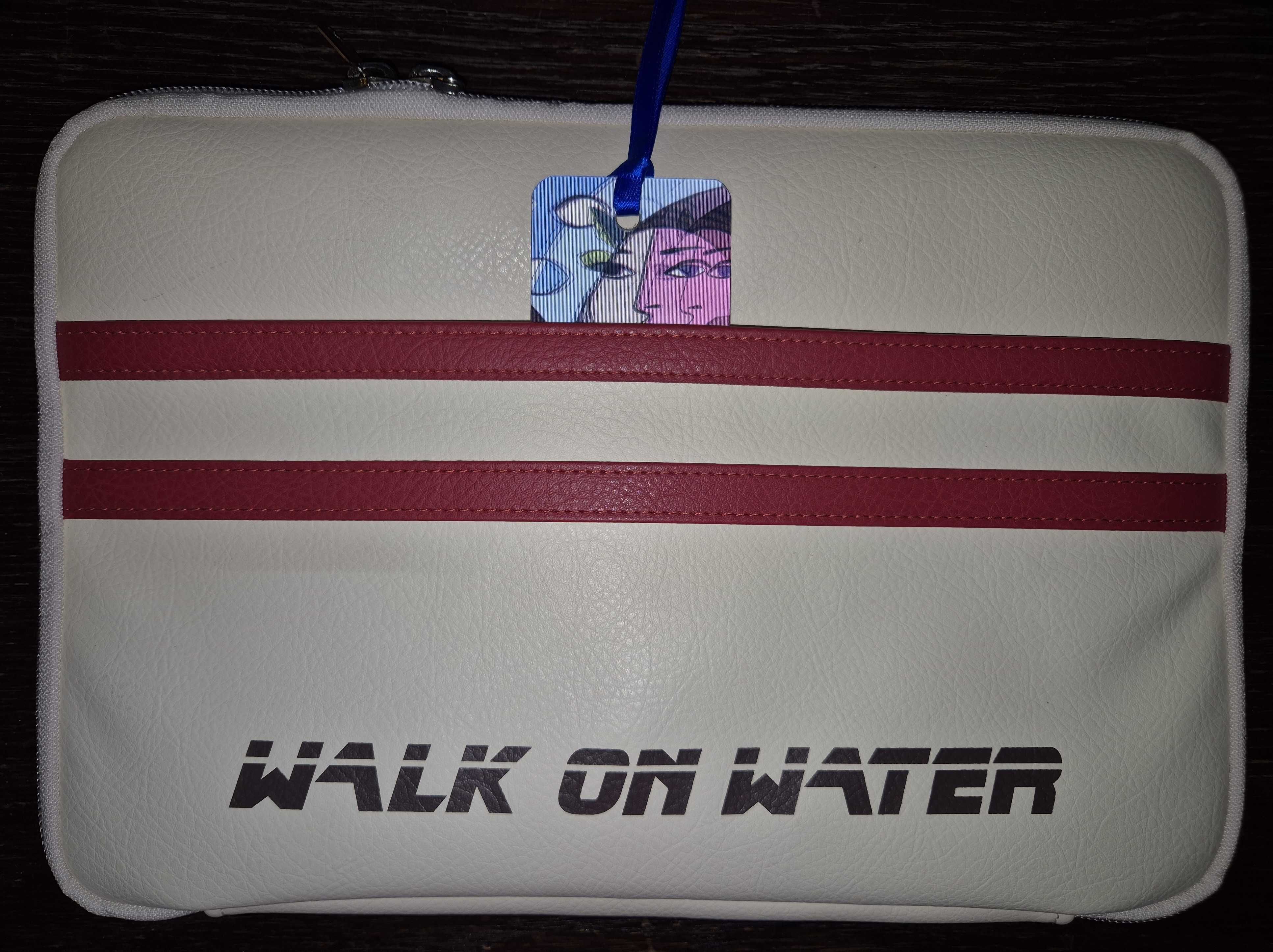 Pokrowiec etui do notebooka WalkOWater 11" białe/czerw