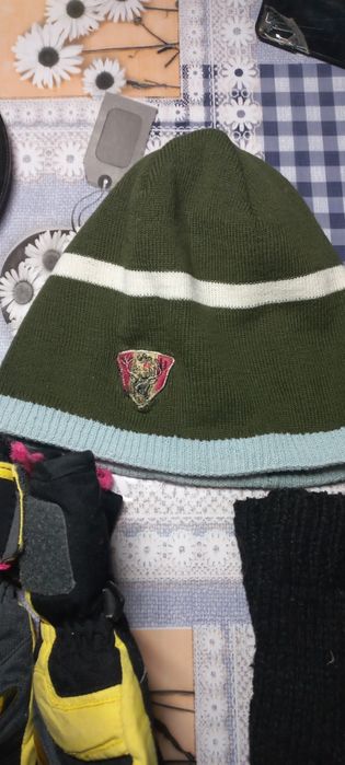 Шапка та перчатки,рукавиці на вік 6 - 9 років