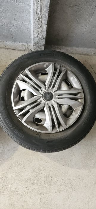 Koła ford focus 15cali 5x108 opony zimowe stan bdb plus kołpaki
