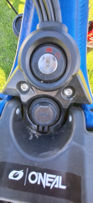 SPRZEDAM elektryczny cross SURRON  LIGHT BEE S stan bardzo dobry, gara