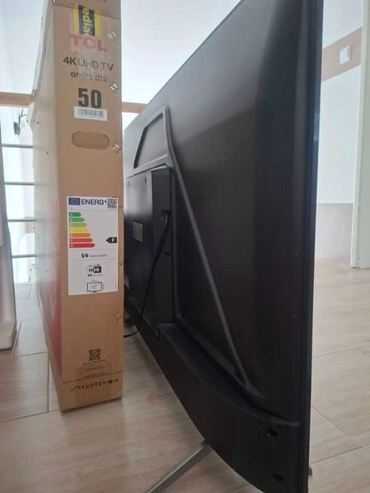 Sprzedam telewizor TCL 4K 50 cali