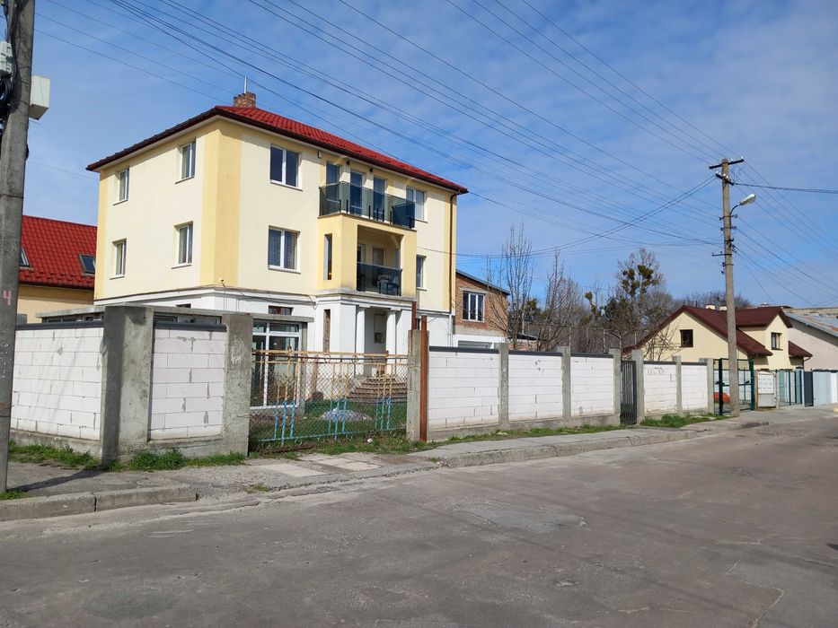 Продаж. 3 к, підвал, з власним садом. Центр. Куликівська. Власник