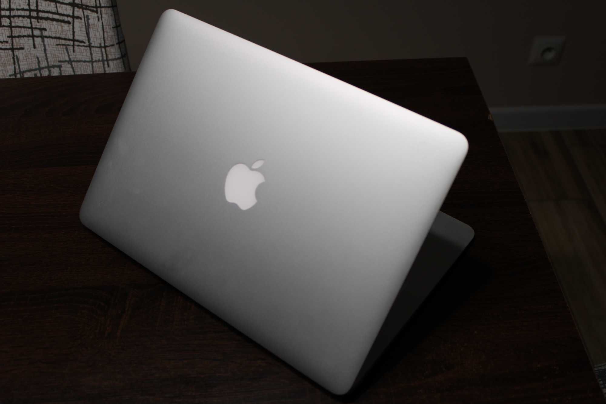 Apple Macbook AIR  A1466 i7 8GB  2015/2017r