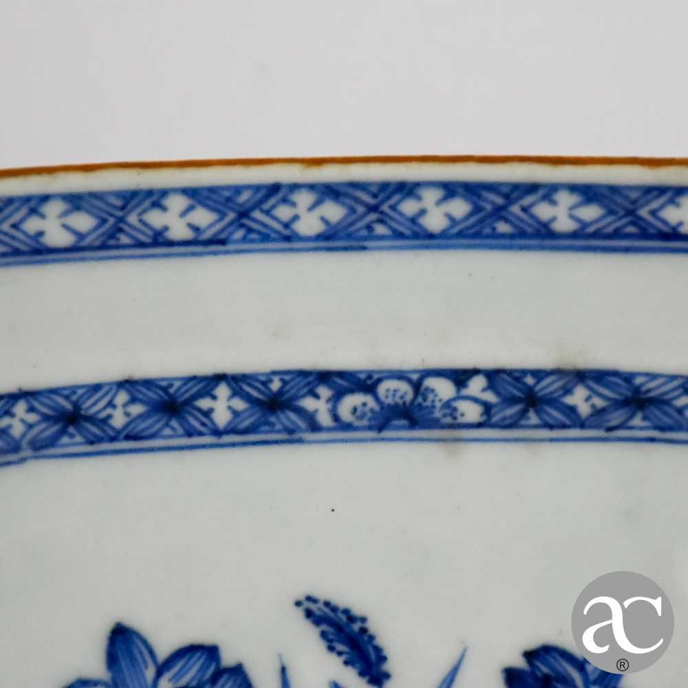 Travessa China, Período Qianlong, séc. XVIII, flores e borboletas