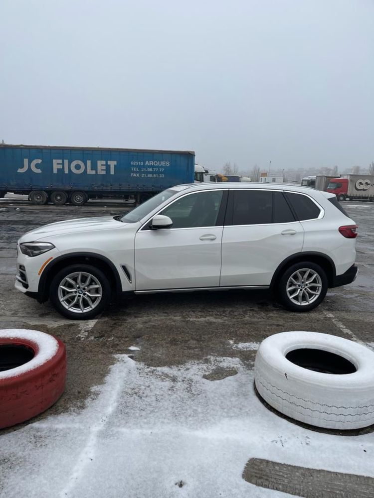 Внедорожник Bmw x5g05 40i