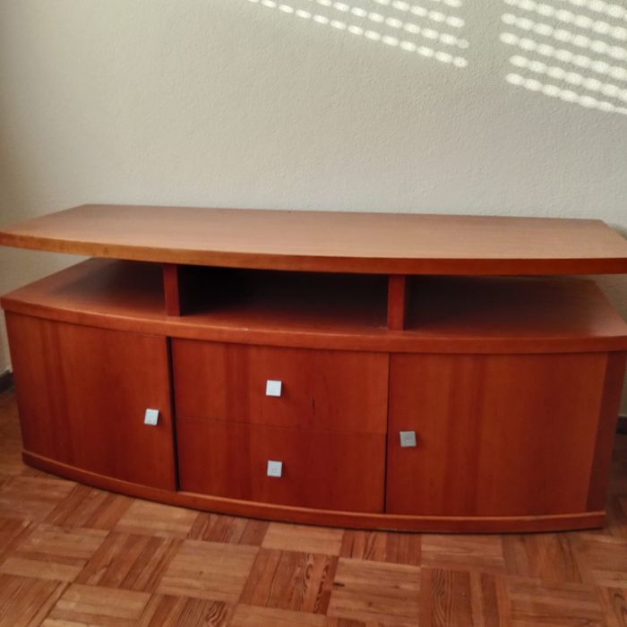 Móveis de sala e mesa de centro