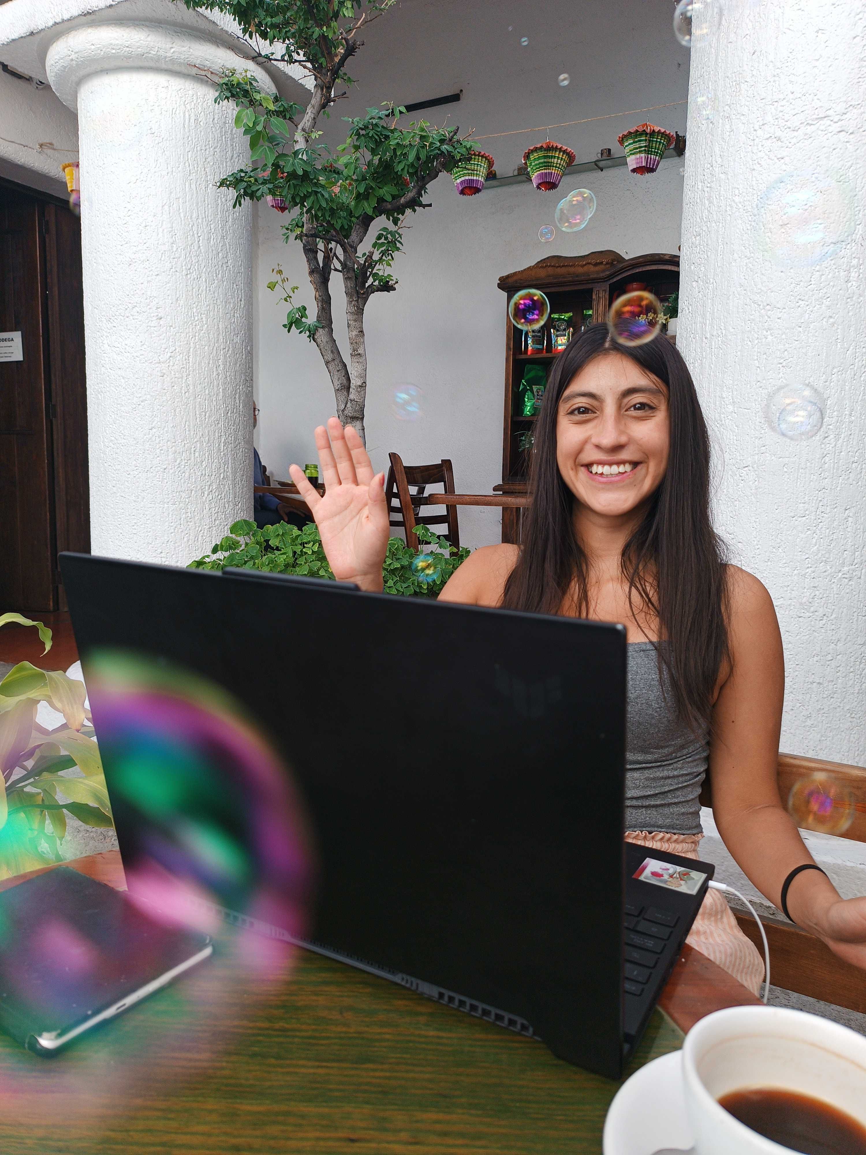 Korepetycje online z hiszpańskiego - Lucy z Kolumbii native hiszpański