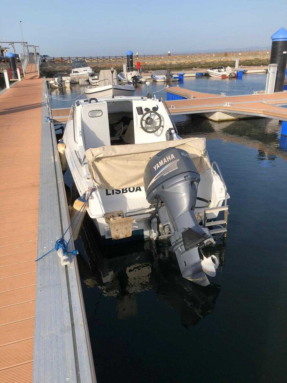 Barco de passeio e pesca - Riamar - 60cv 4 tempos - Lotação 6 pessoas