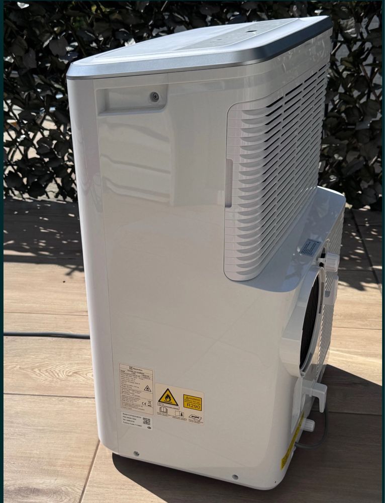 Мобільний кондиціонер зі фреоном ELECTROLUX EXP34U339HW