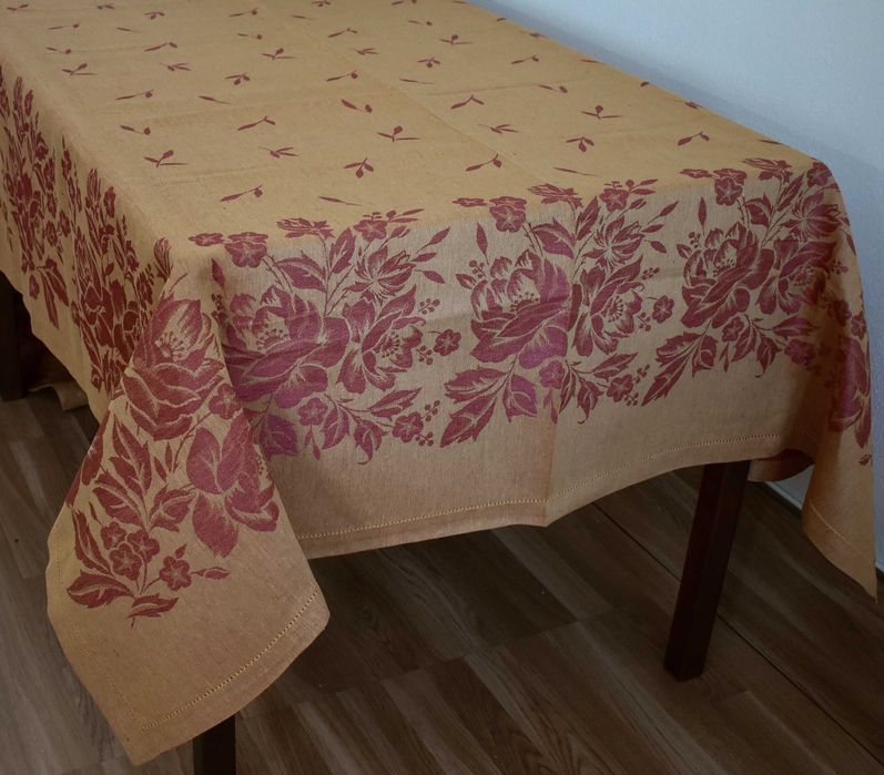 Oportunidade Toalha mesa Jacquard meio linho e 8 guardanapos gratis