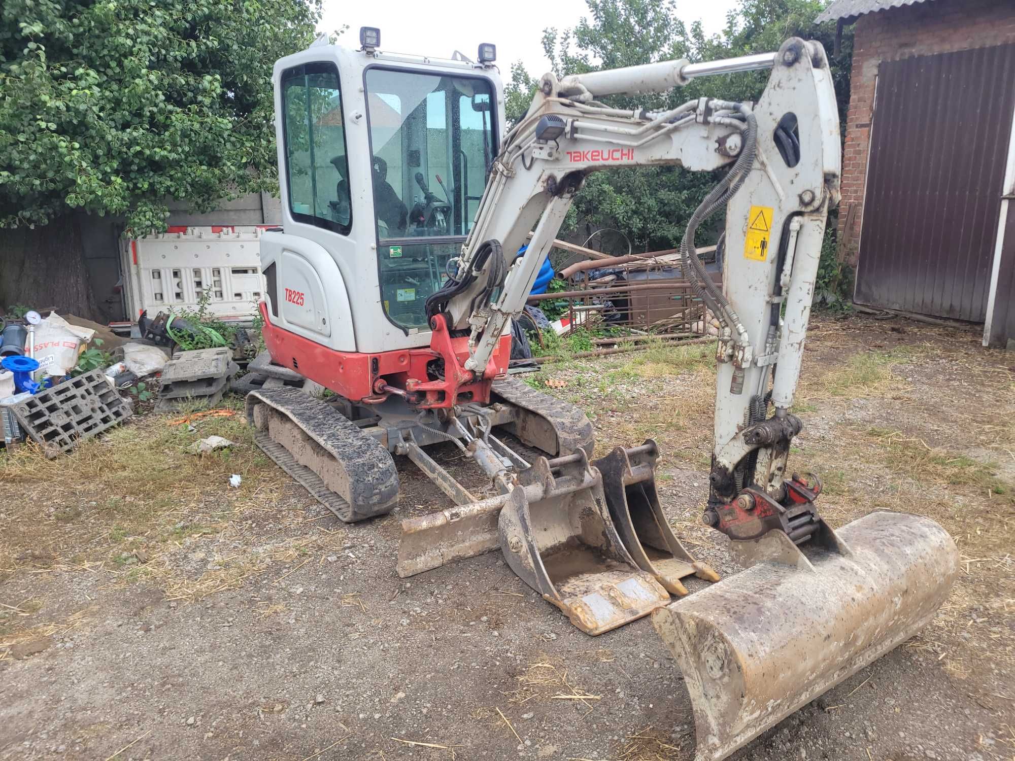 Takeuchi tb 225 / 2018r/ super stan