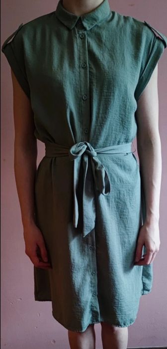 Sukienka w kolorze oliwkowym z paskiem prosta luźna wygodna