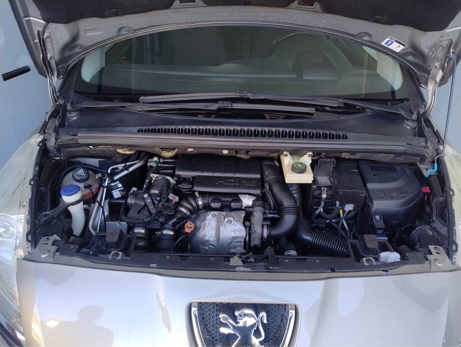 PEUGEOT 5008  цена 7300$