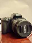 Canon EOS 250D + 2 objetivas