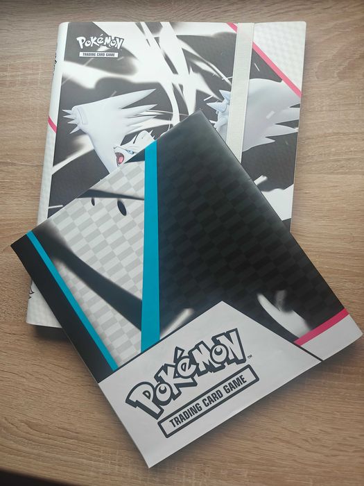 Album pokemon Binder White Flare na 396 kart oraz plakat Unova Poster