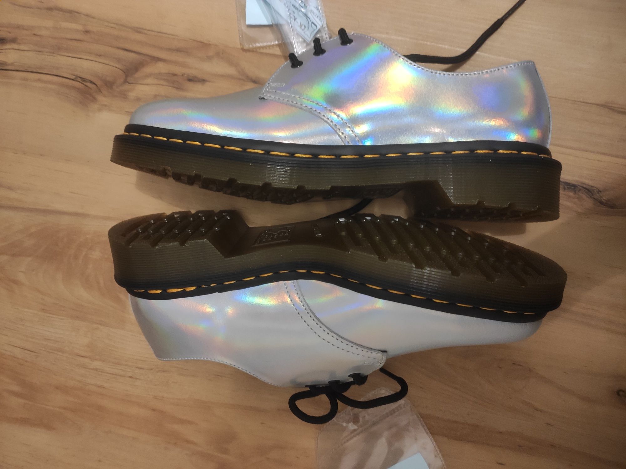 Dr. Martens 3 Eye Silver NOVAS