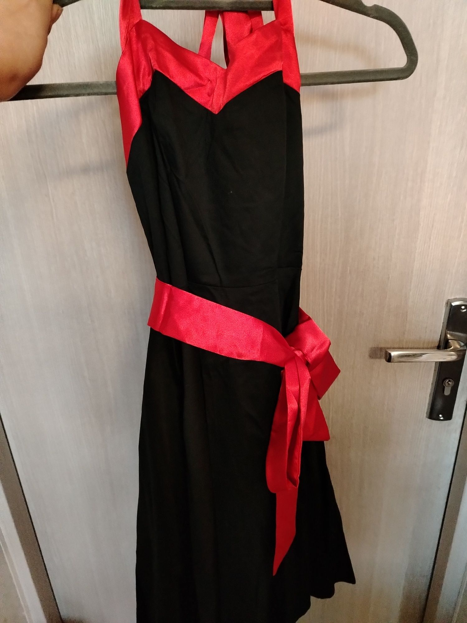 DRESSTELLS Elegancka sukienka koktajlowa czarno-czerwona retro vintage