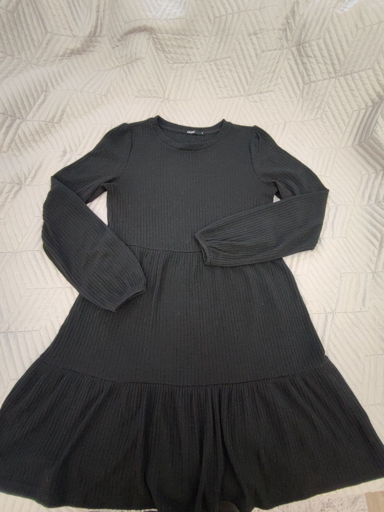 Sukienka mała czarna rozmiar M Cropp