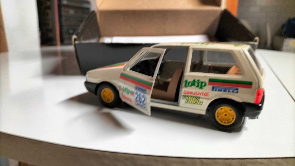 Fiat uno 1/24 totip Rally