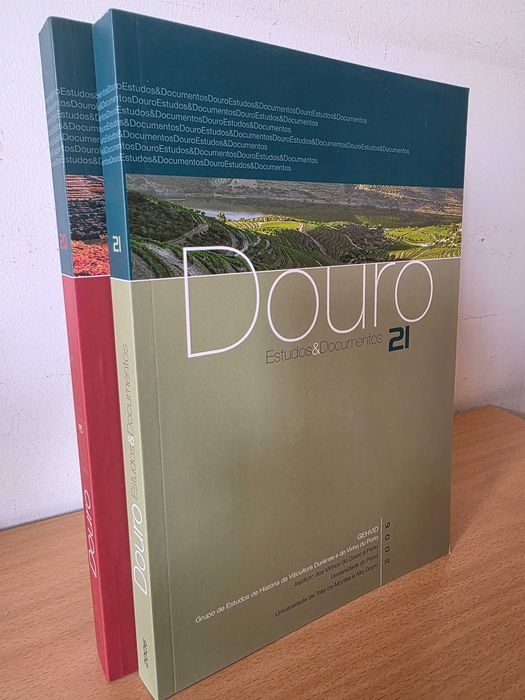 2 números da revista "Douro Estudos & Documentos"