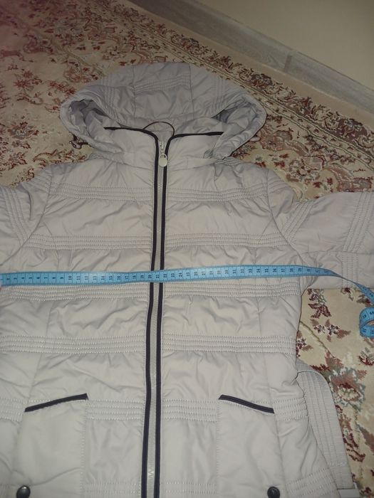 Продам весняну курточку на зріст 146